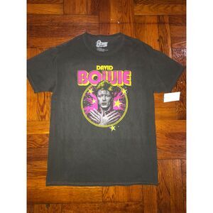 New World Juniors Women's Crew Neck Short Sleeve Graphic T-Shirt Size Small